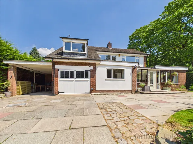 Photo 2 — Carriage Drive, Frodsham, Cheshire, WA6 6DU