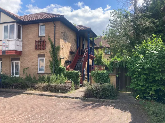 Pomander Crescent, Walnut Tree, Milton Keynes, photo 1