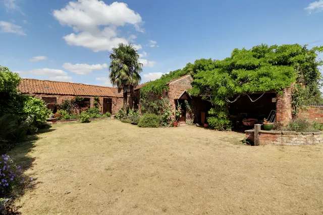 Woodhall Farmhouse Belshaw Lane, Belton, DN9, photo 2