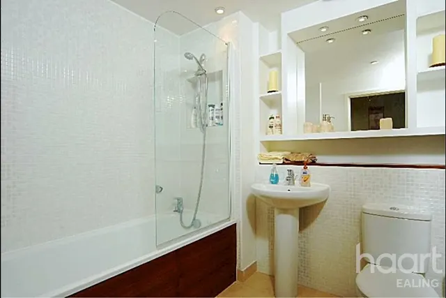 Lovelace House, Ealing, W13, photo 3