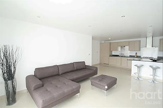Lovelace House, Ealing, W13, photo 2