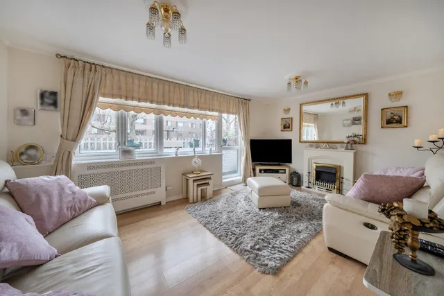 Laxley Close, SE5, photo 1