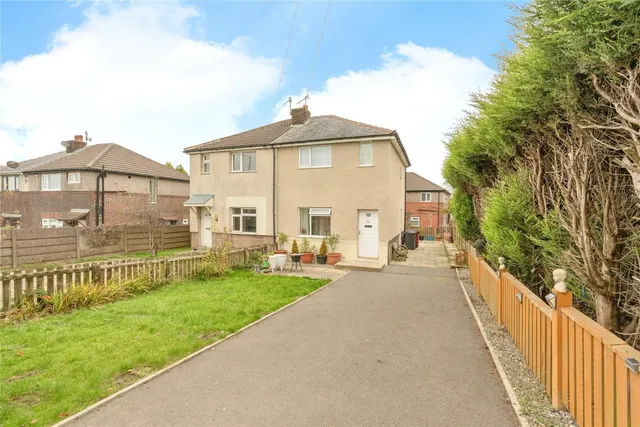 Rossendale Road, Burnley, Lancashire, BB11, photo 1