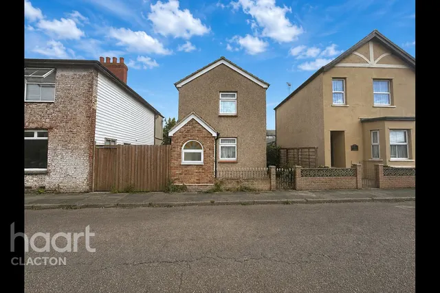 North Street, Walton On The Naze, CO14, photo 1