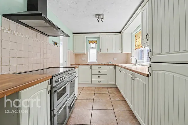 North Street, Walton On The Naze, CO14, photo 3