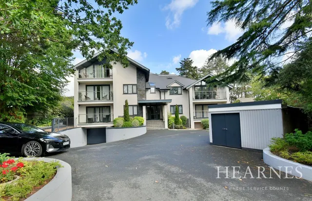 Lea Court, BH22, photo 1