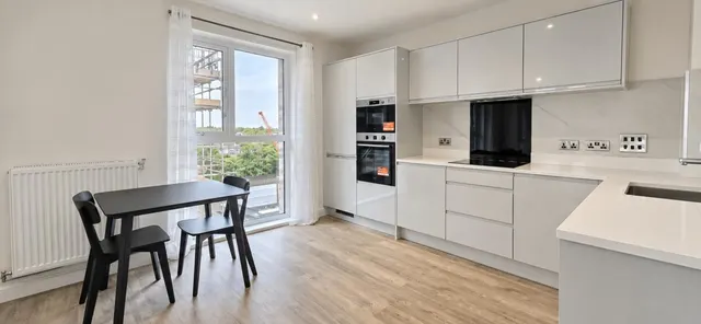 Justice Place, Brentford, TW8, photo 2
