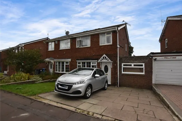 Thimble Close, Wardle, OL12, photo 2