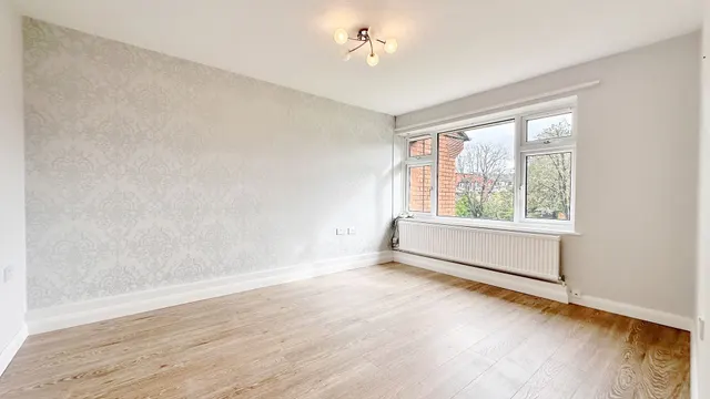 Weller Close, Stockport, photo 2