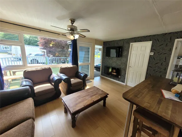 Riverside, Glan Gwna Holiday Park, LL55, photo 3