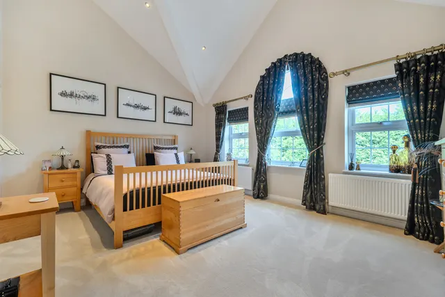 Hall Lane, Yateley, GU46, photo 2