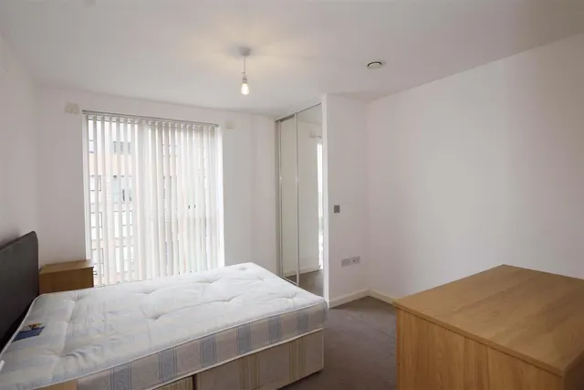 Matthews Close, Wembley, HA9, photo 3