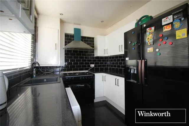 Rossington Avenue, Borehamwood, WD6, photo 3