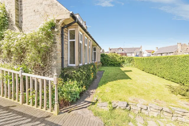 Photo 2 — Stonefield Avenue, HUDDERSFIELD