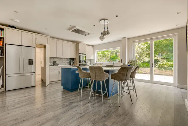 Chartfield Avenue, London, SW15, photo 2