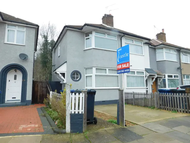 Brentvale Avenue, Hanwell Borders, Greater London, UB1 3ER, photo 1