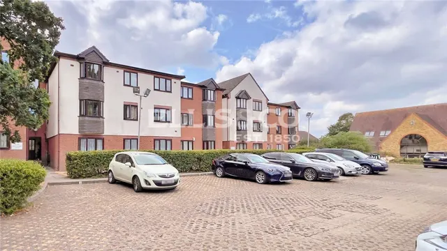 Stanley Avenue, Wembley, HA0, photo 1