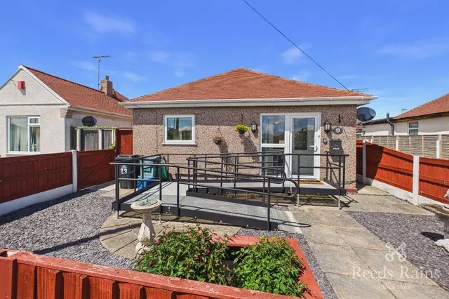 Aled Gardens, Kinmel Bay, Conwy, LL18, photo 1