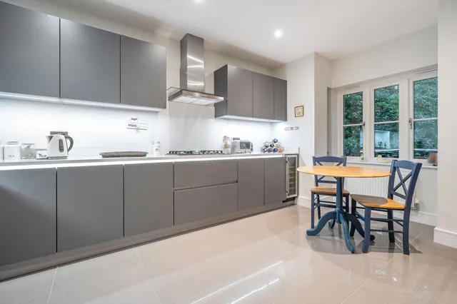 Adams Walk, Midhurst, GU29, photo 2