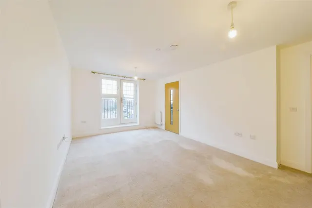 Great North Road, Hatfield, AL9, photo 2