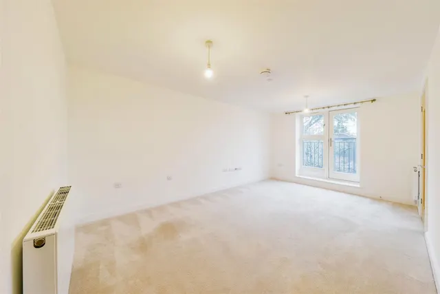 Great North Road, Hatfield, AL9, photo 3