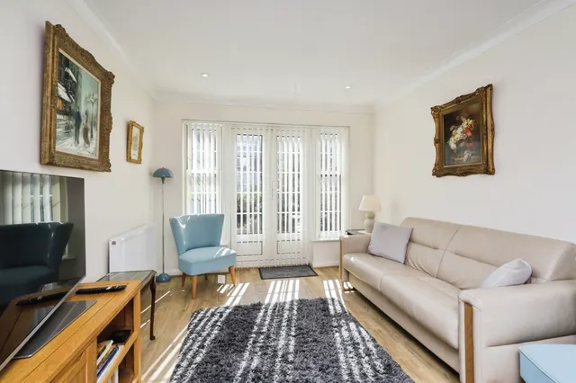 Chesterfield Gardens, Eastbourne, BN20, photo 2