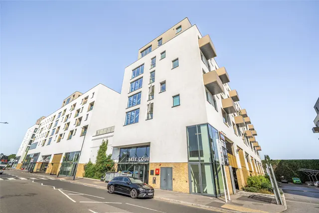 Photo 3 — Capitol Way, London, NW9 0AU