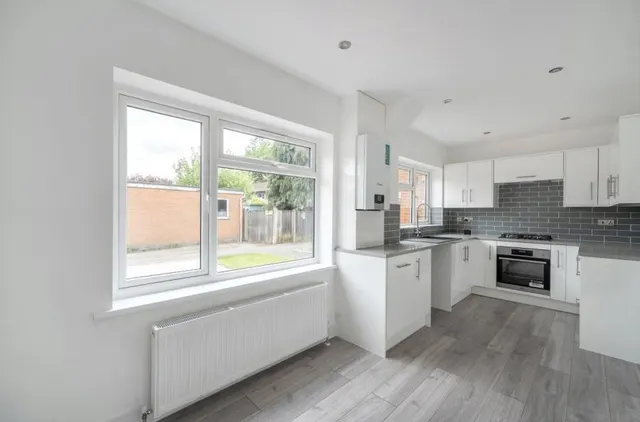 Jerrymoor Hill, Finchampstead, RG40, photo 2