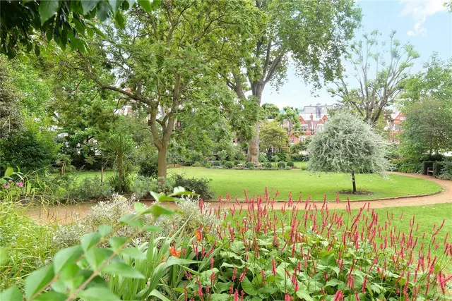 Photo 2 — Earl's Court Square, Earls Court, SW5