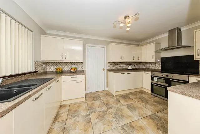 Bryn Tirion, Pontyberem, SA15, photo 3