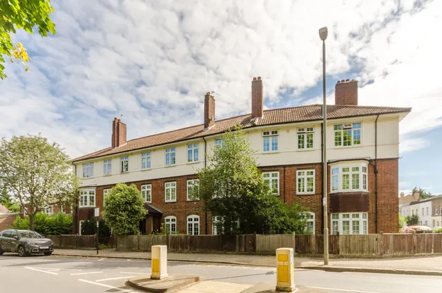 2 Anderson House, Fountain Road, London, photo 1