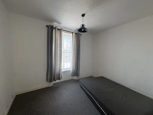 Embankment Road, PL4, photo 3