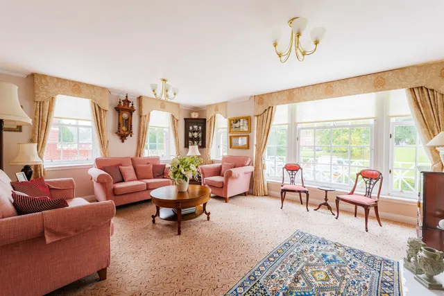 Photo 3 — Southwood Place, Newton Mearns