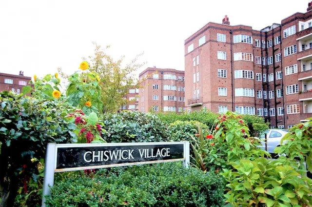 Chiswick Village, W4, photo 1