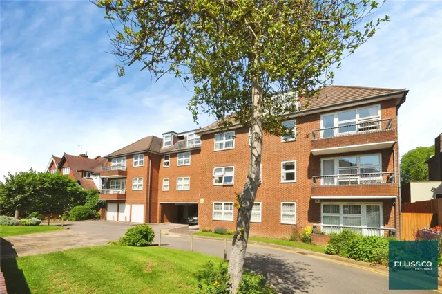 Hendon Lane, Finchley, N3, photo 1
