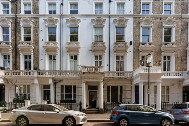 Linden Gardens, London, W2, photo 1