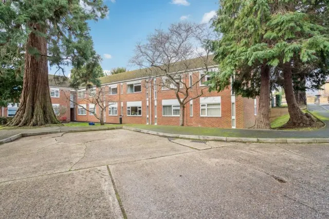 Burhill Grove, Pinner, HA5, photo 1