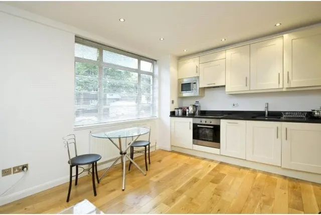 Sloane Avenue, London, SW3, photo 2