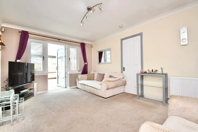 Photo 3 — 44 Milton Crescent, Troon, KA10 7LS