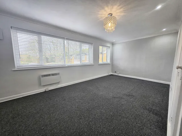 The Island, West Drayton, UB7, photo 2