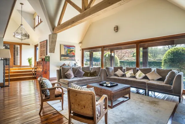 Sutton Place, Abinger Hammer, RH5, photo 2