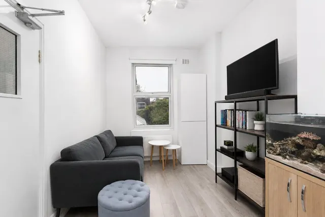 Torriano Avenue Kentish Town, London NW5 2SG, photo 1