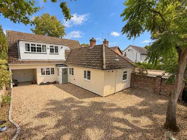 Finchampstead, Wokingham, photo 1