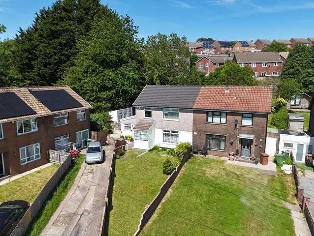 Pen-y-Bryn, Caerphilly, CF83 2LA, photo 1