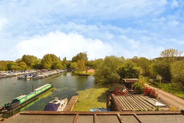 Photo 2 — South Quay, Abingdon