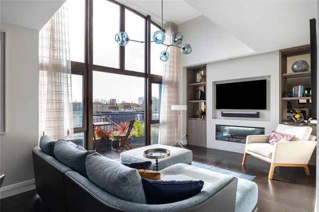 Acton Lane, London, W4, photo 1
