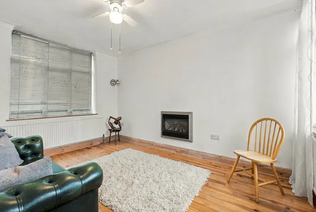 Sandy Meade, Prestwich, M25, photo 2