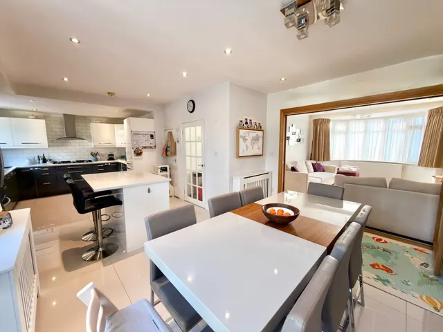 College Avenue, Harrow, HA3, photo 1