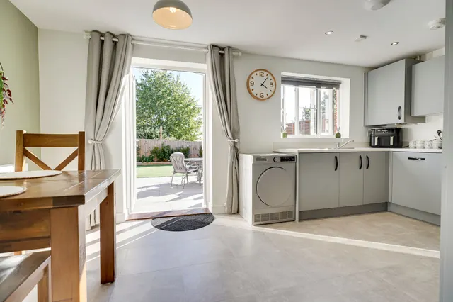 Truswell Crescent, Sawbridgeworth, CM21, photo 3