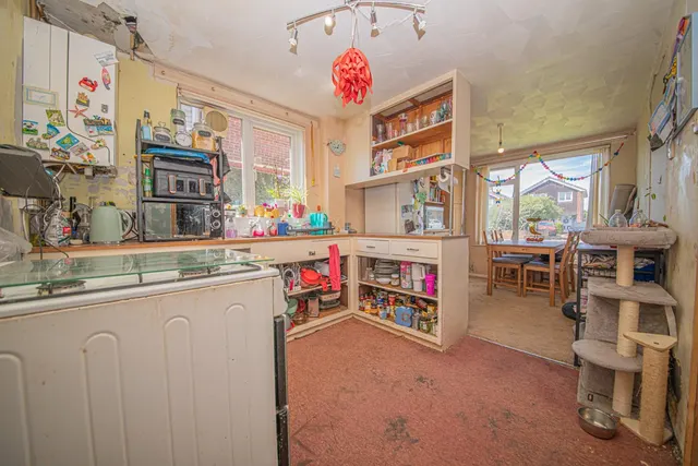 Photo 2 — Witt Road, Fair Oak, Eastleigh, Hampshire, SO50 7FQ
